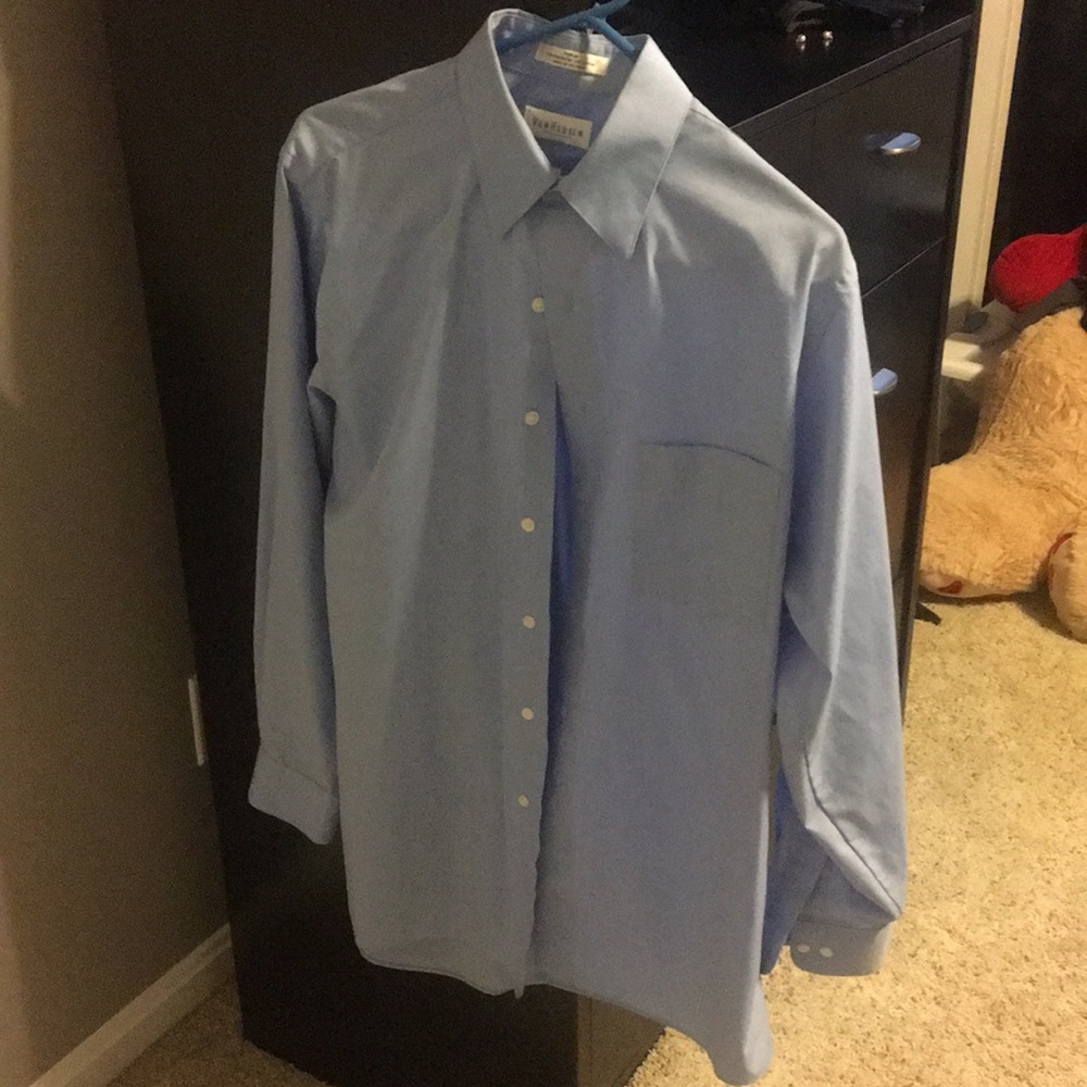 Men’s vanheusen powder blue dress shirt